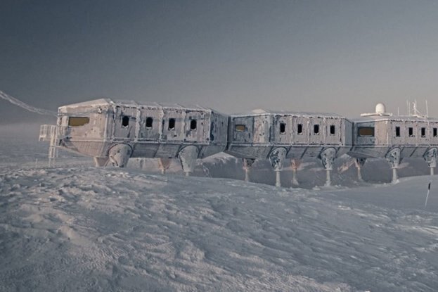 Настоящее чудо инженерной мысли: как брошенная в Антарктике база продолжает работать без персонала