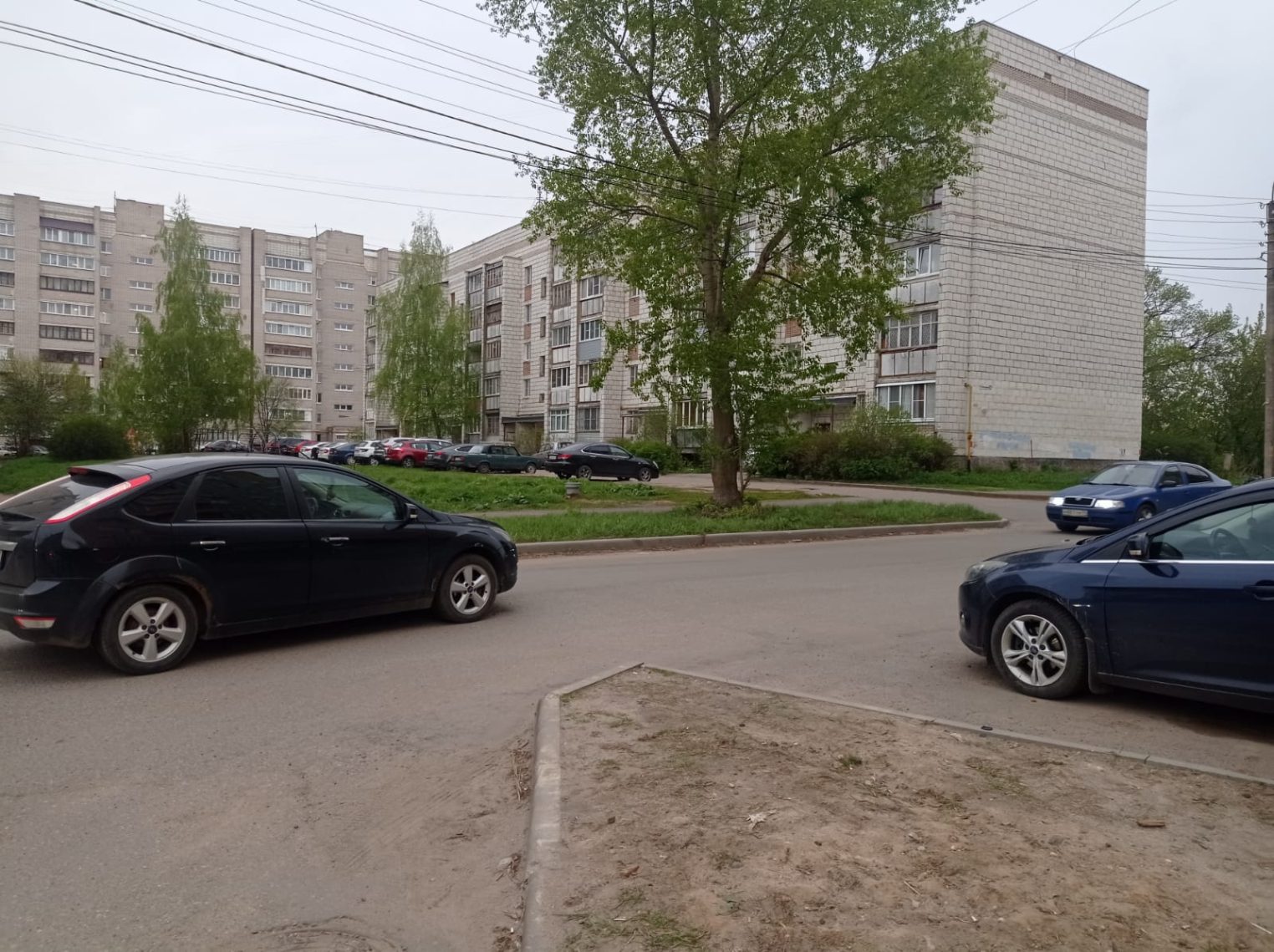 9-летнего мальчика сбила иномарка на улице Костромы